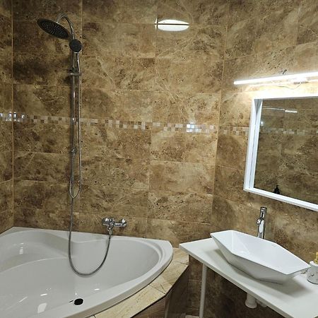אוסטרבה Hotel Taurus מראה חיצוני תמונה