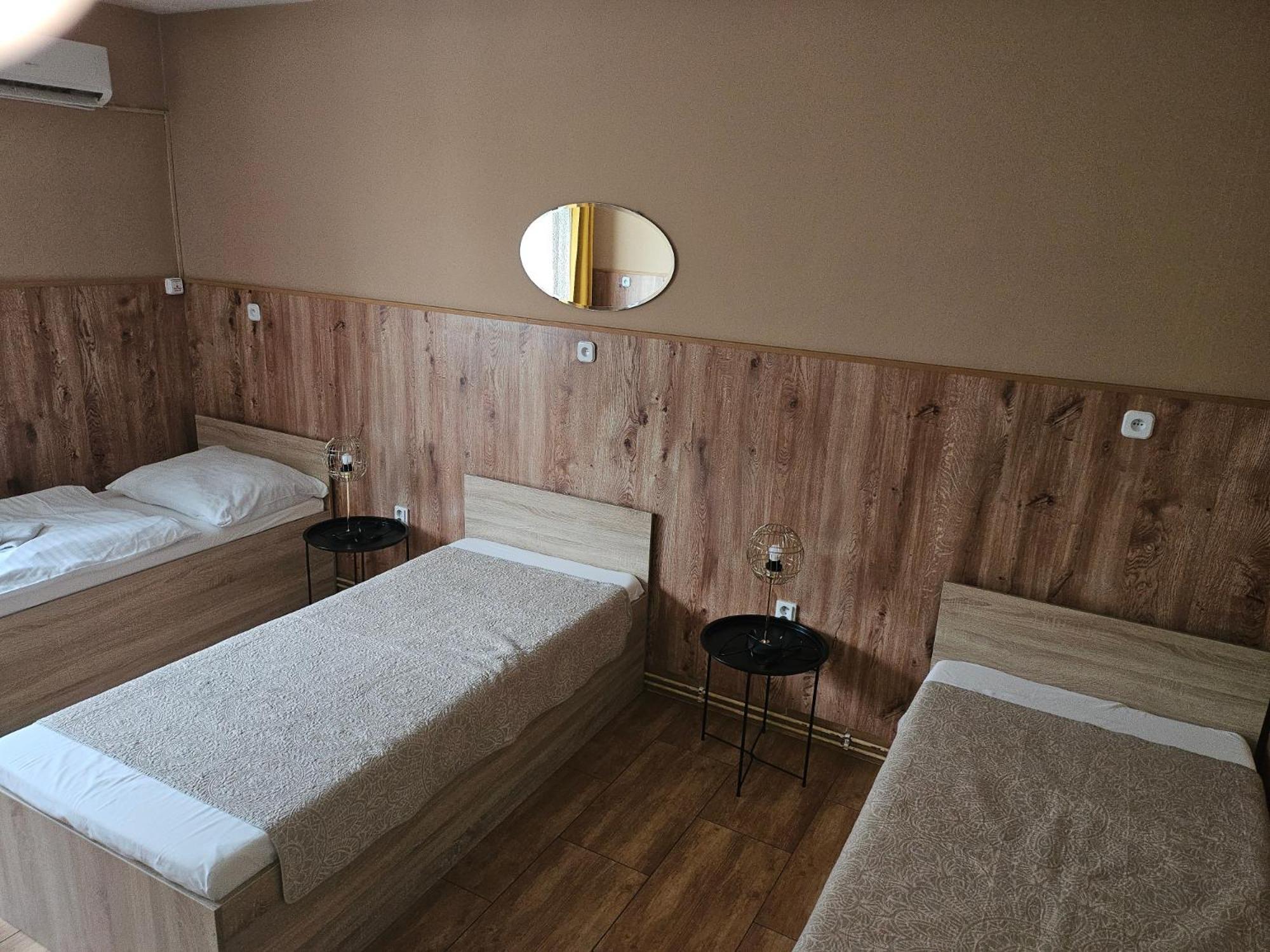 אוסטרבה Hotel Taurus מראה חיצוני תמונה