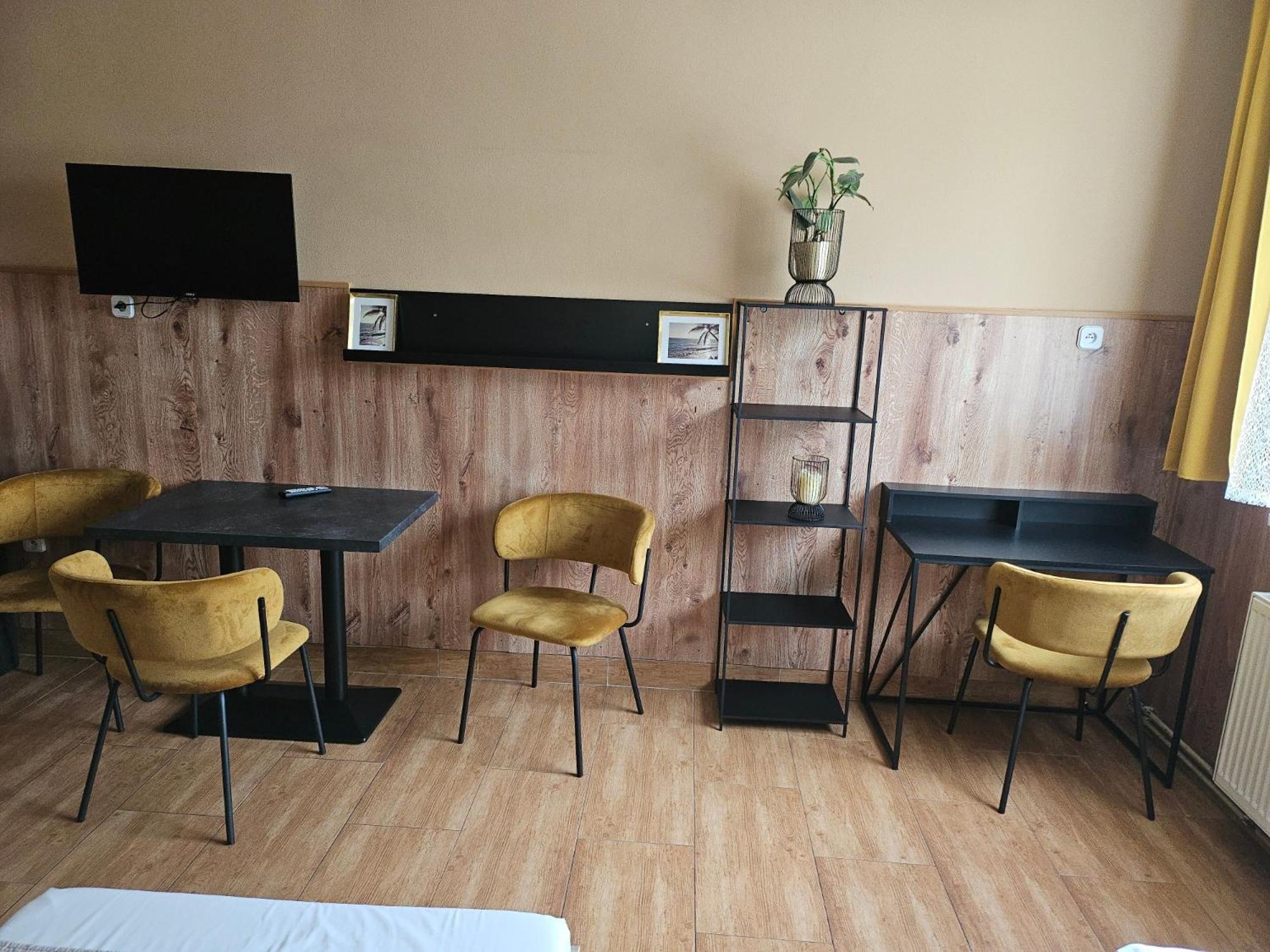 אוסטרבה Hotel Taurus מראה חיצוני תמונה