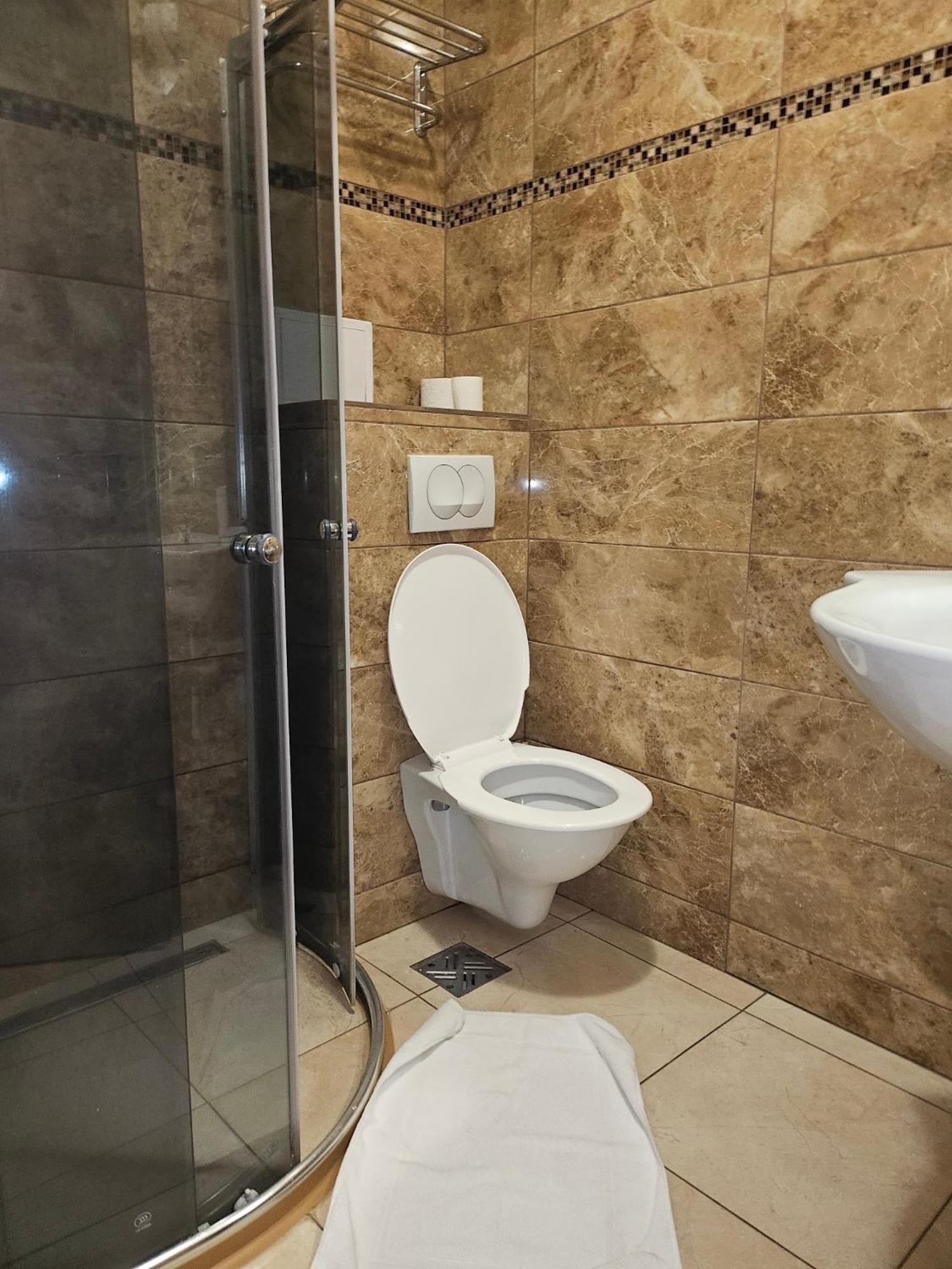 אוסטרבה Hotel Taurus מראה חיצוני תמונה